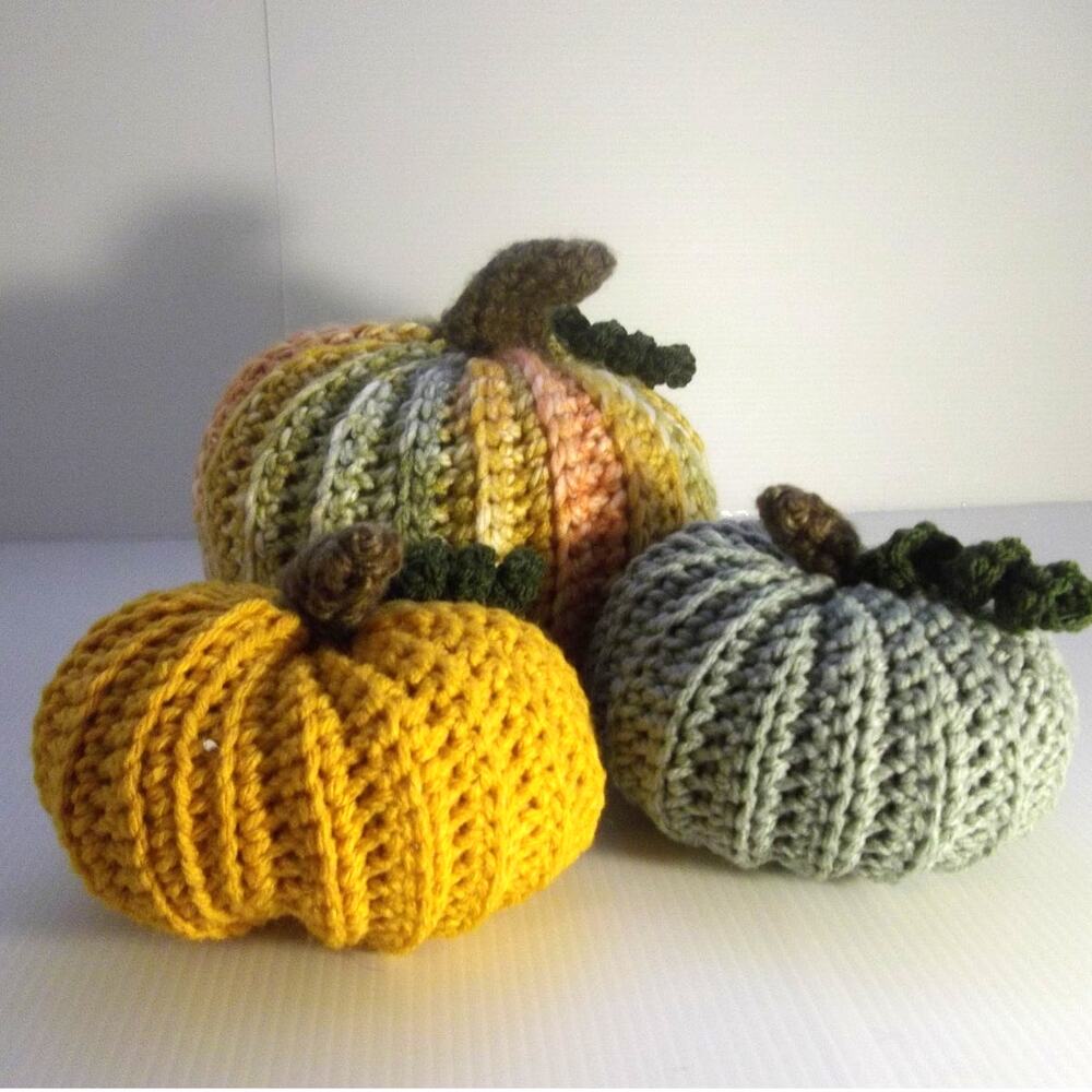 NWT Multicolor Handmade Crocheted Pumpkin Set of 3 by Dawny